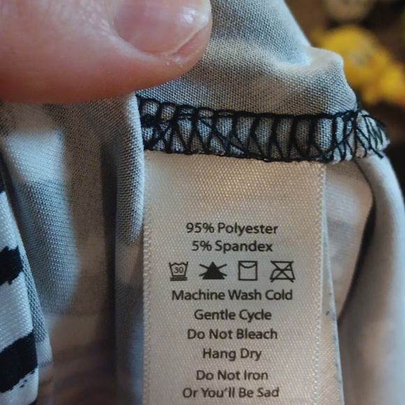 Lularole Skirt Size XSmall - Picture 3 of 5